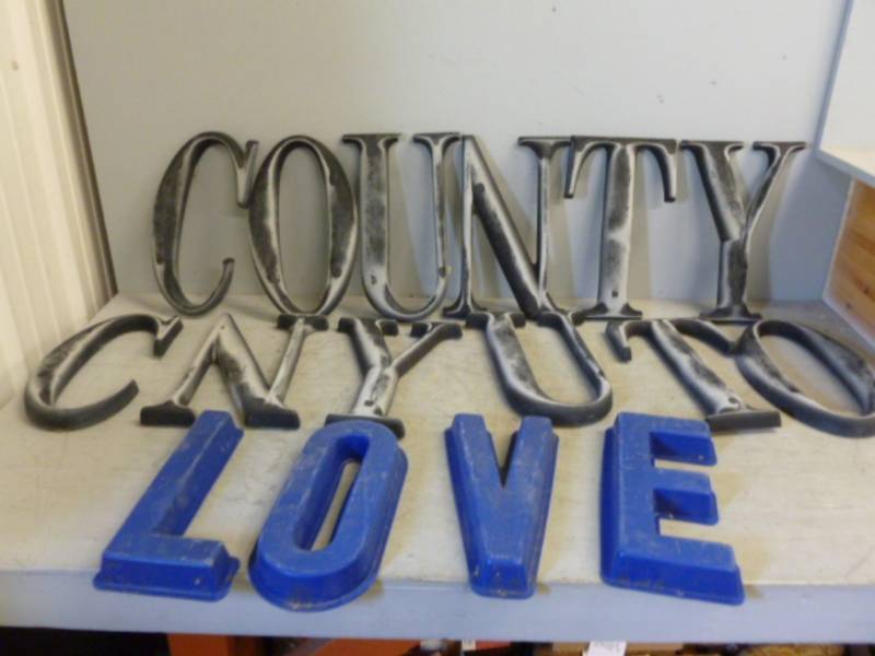 lot 275 image: Poly Letters