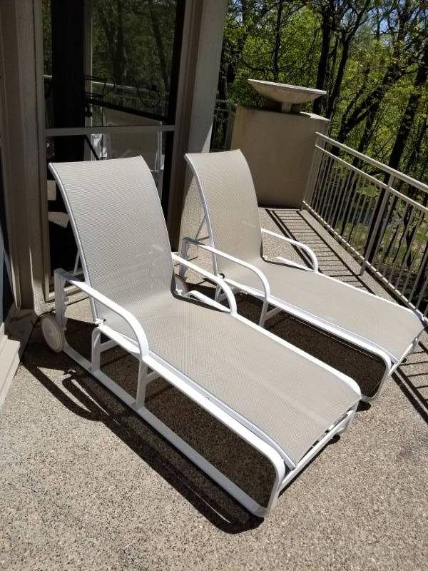 lot 109 image: Brown Jordan Patio Chaise Loungers, Set of 2