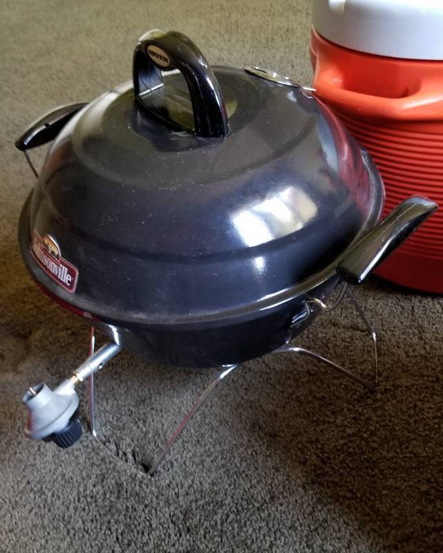 lot 155 image: Set of Tailgaiting Essentials