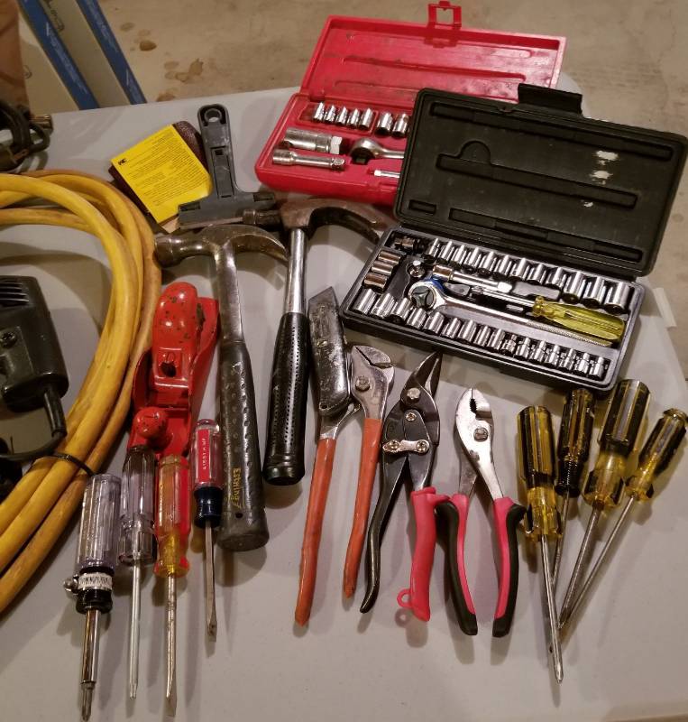 lot 152 image: Collection of Tools and Hardware