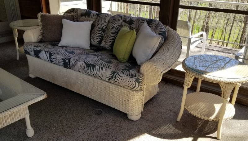 lot 94 image: Lloyd Flanders Wicker Couch