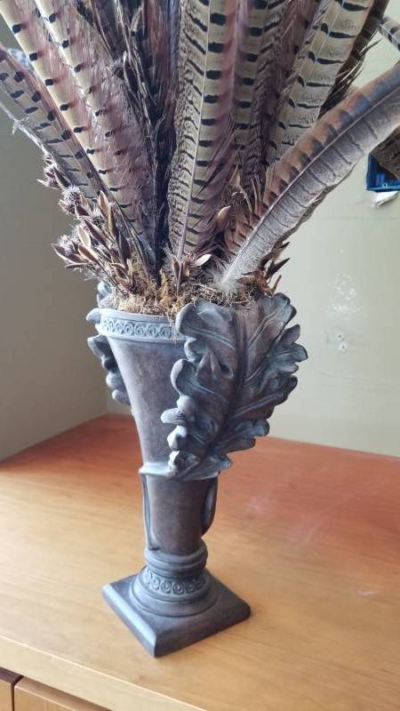 lot 138 image: Pair of Pheasant Feather in Ancanthus Resin Urn Dcor