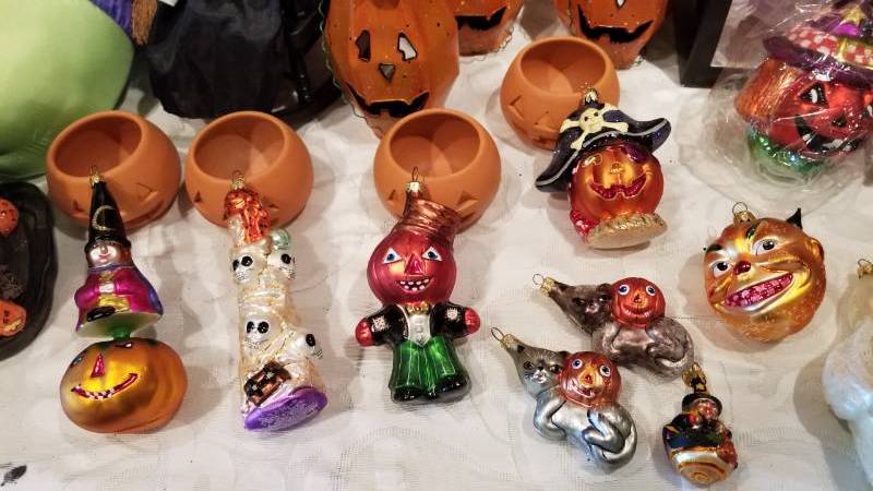 lot 167 image: 14 Christopher Radko Halloween Ornaments and Festive Dcor