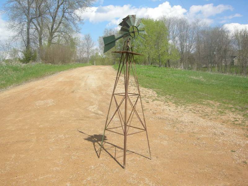 lot 10 image: 9 Windmill