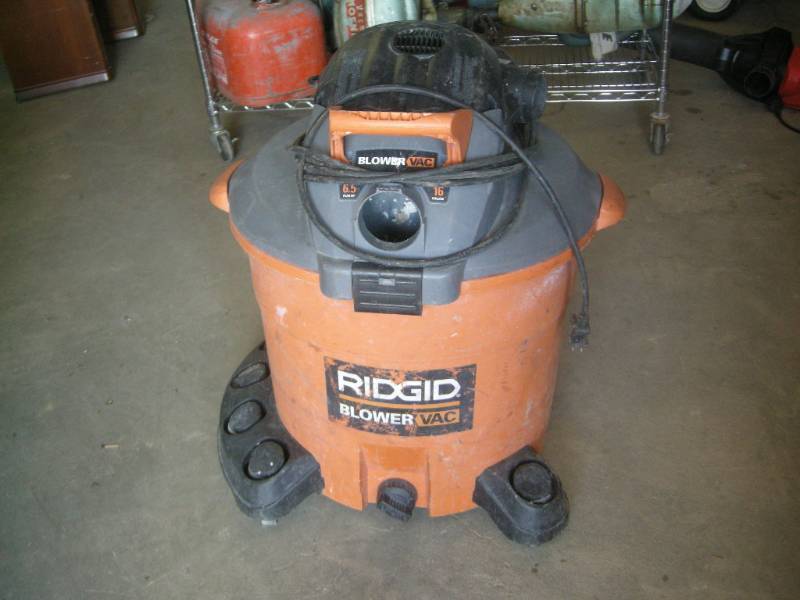 lot 24 image: Ridgid BlowerVac