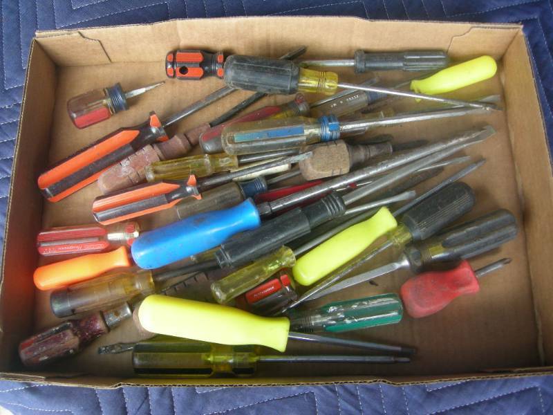 lot 28 image: Group Screwdrivers