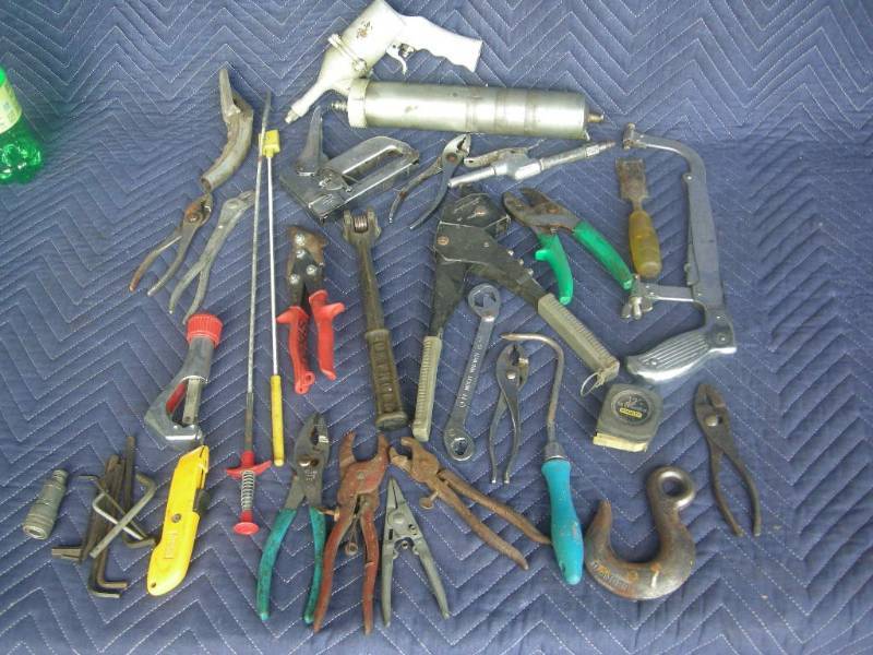 lot 30 image: Group Hand Tools