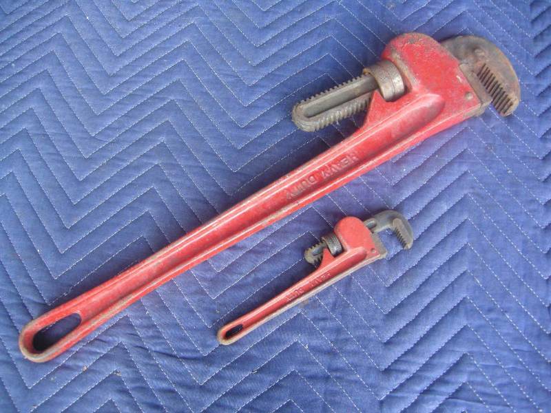 lot 39 image: Pipewrenches