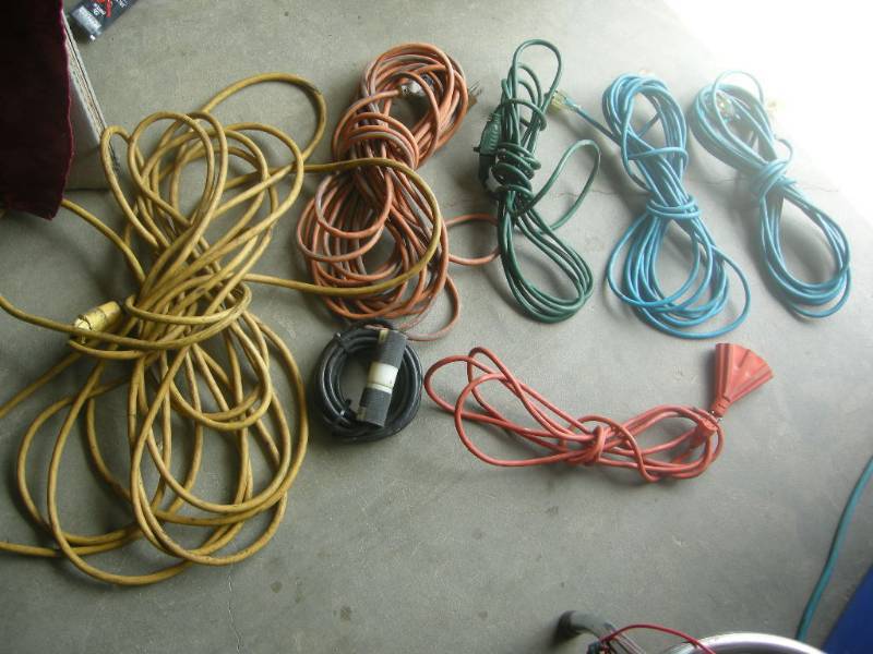 lot 47 image: 7 Extension Cords