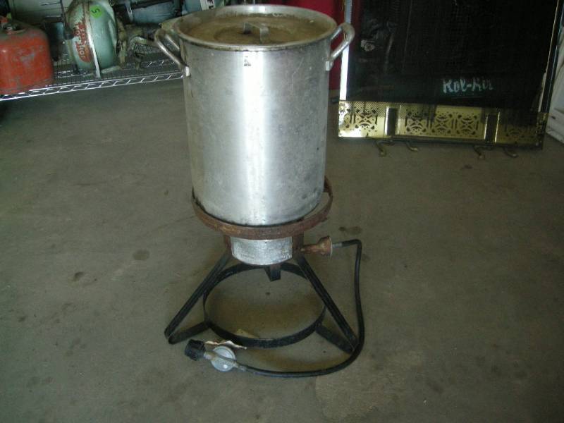 lot 76 image: Propane Cooker