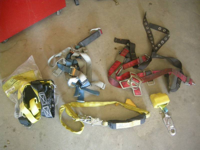 lot 84 image: Group Safety Harness - Fall Protection Devices
