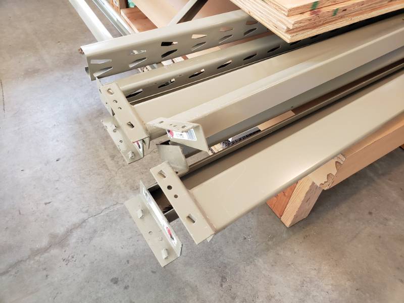 lot 4 image: Metal Racking