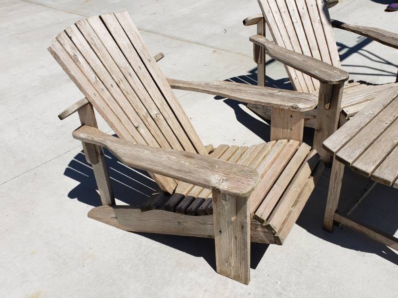 lot 12 image: Vintage Style Patio Table and Chairs