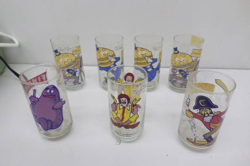 lot 69 image: Lot of 7 Vintage McDonalds Glass Cups