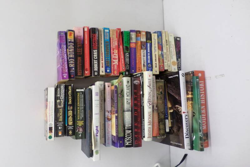 lot 72 image: Box Misc Books-Some about History, Some Western, Etc