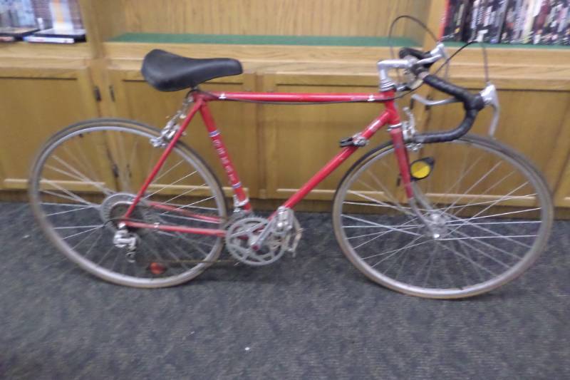 lot 76 image: Vintage Red  Sekai Male Bike