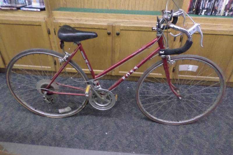 lot 77 image: Vintage Red Ross Female Bike