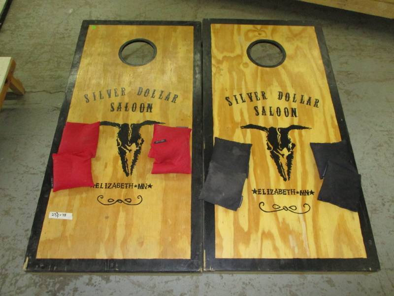 lot 9 image: Nice Silver Dollar Corn Hole Game