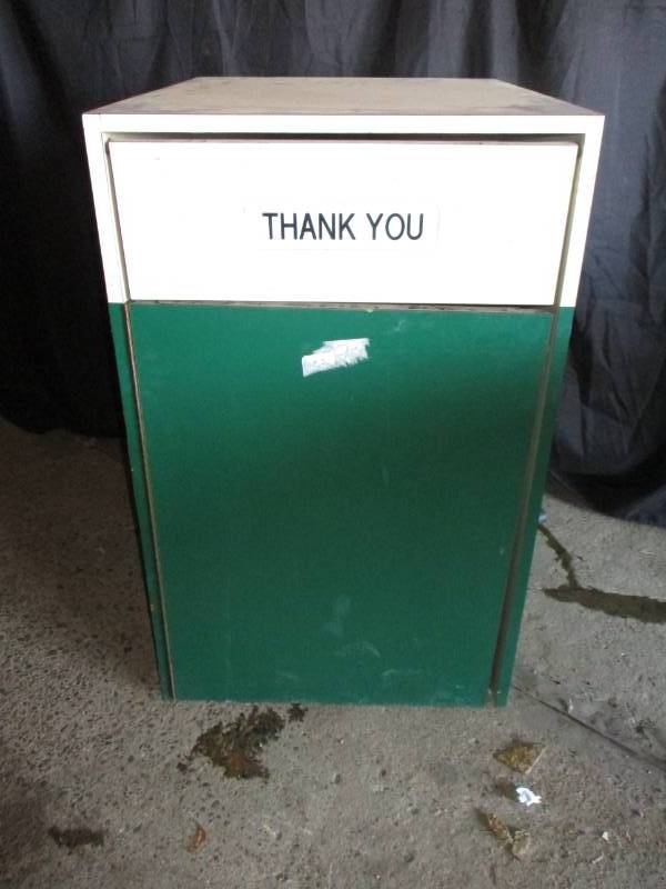 lot 12 image: Large Garbage Can