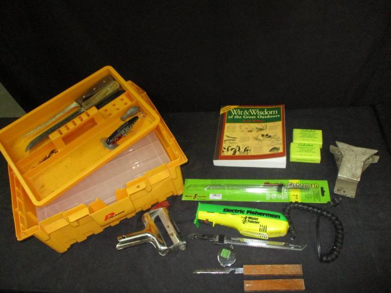 lot 27 image: Electric Knive and extra blades, Fish Holder for scaling, Tackle Box and  nice size Jitterbug Lure looks unused, Great little fishing book and more