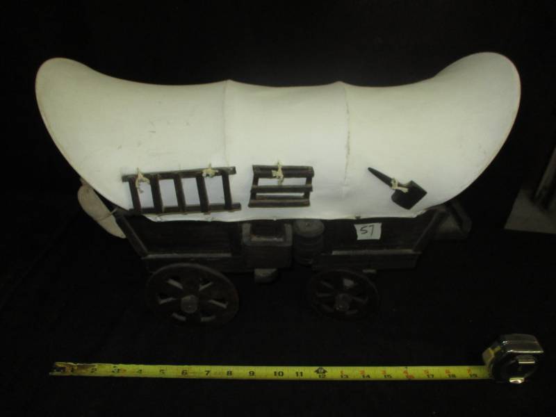 lot 41 image: Covered Wagon 19 Long, Reallt Nice Condition