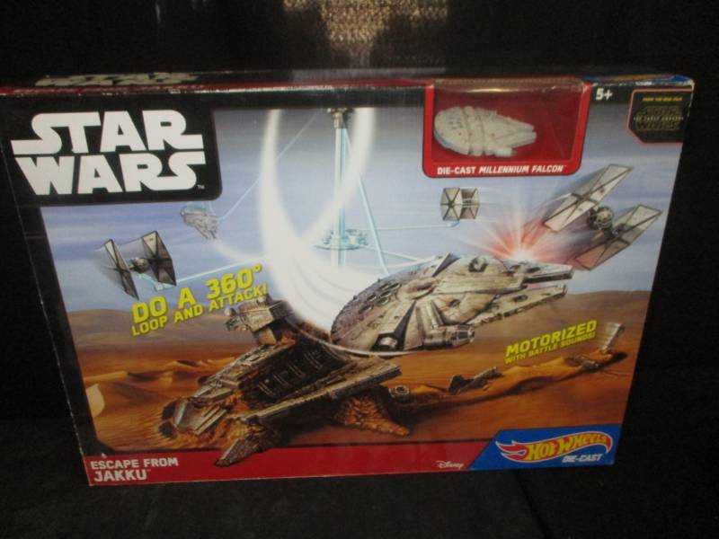 lot 84 image: Star Wars Escape from Jakku  Hotwheels Die Cast Motorized with Battle Sounds Toy