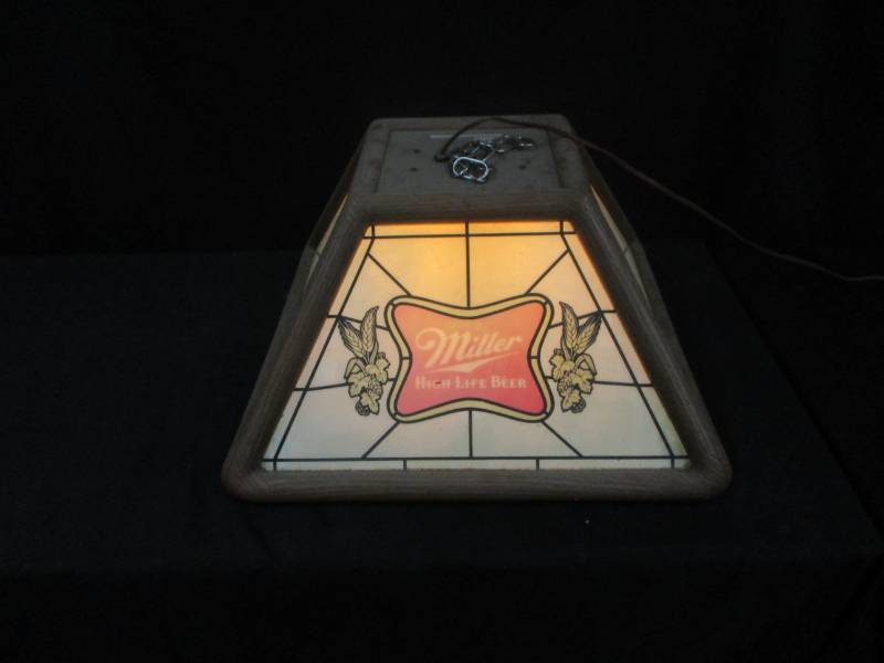 lot 106 image: Nice Miller Lite Bar Light a little Faded