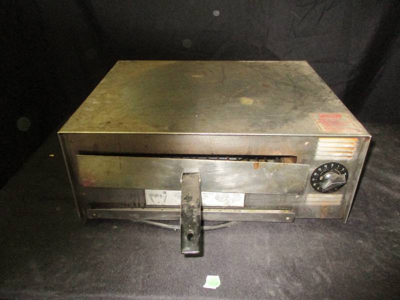 lot 112 image: Commercial Pizza Oven
