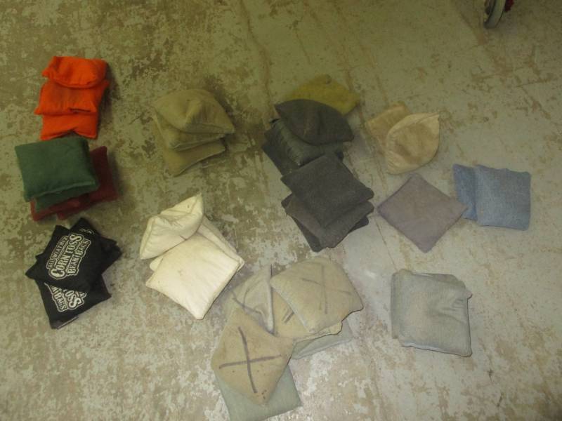 lot 119 image: Bean Bags not all complete sets