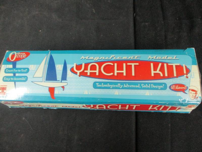 lot 127 image: Model Yacht Kit