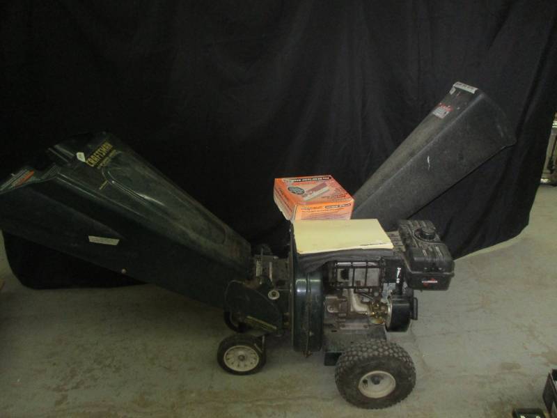 lot 138 image: Wood Chipper 8 12 Horse Chipper Shreader Rund good and blades are freshly sharpened