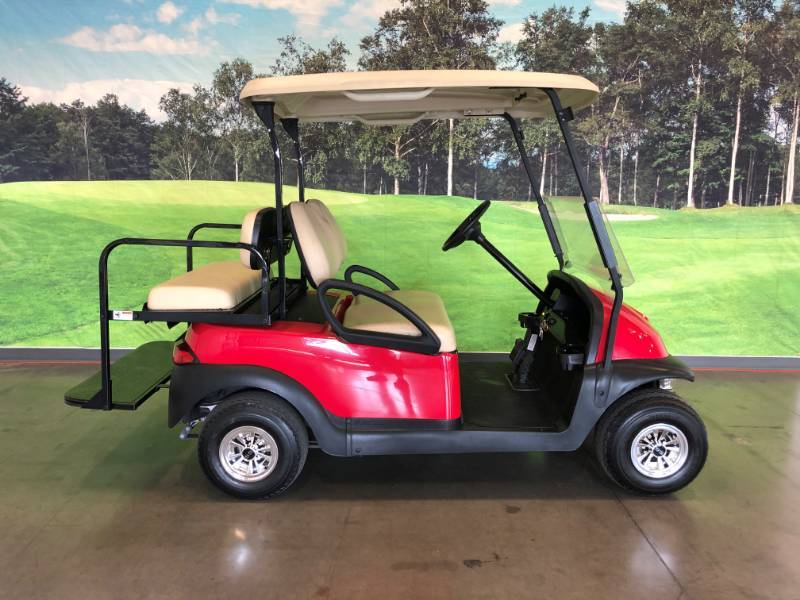 lot 107 image: 2014 Red Club Car Precedent 4 Passenger Golf Cart