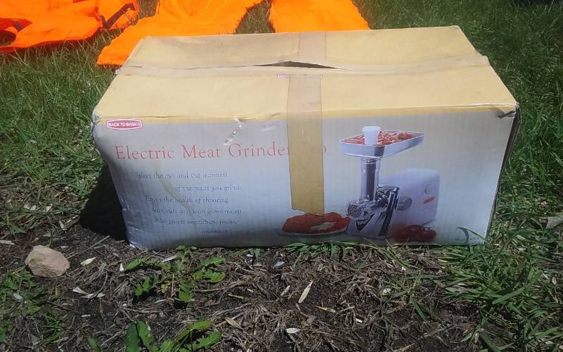lot 14 image: Back To Basic Electric Meat Grinder