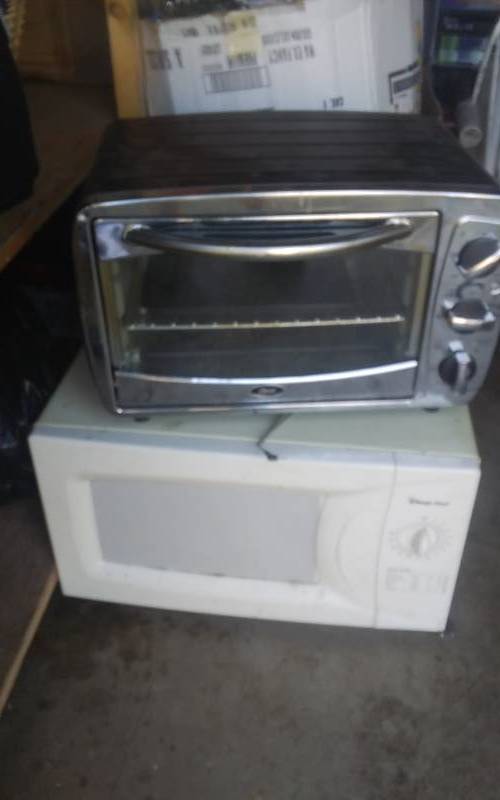 lot 36 image: Oster Toaster Oven, Magic Chef Micro-Wave Oven