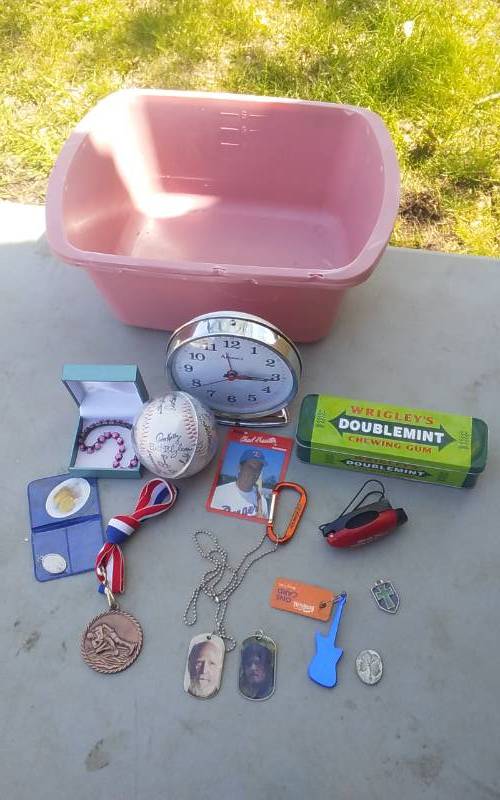 lot 43 image: Twins Autographed Ball, Clock, Misc. Jewelry & Collectibles
