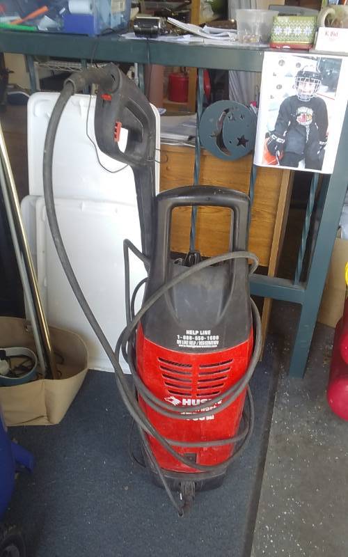 lot 46 image: Husky 1750 PSI Pressure Washer