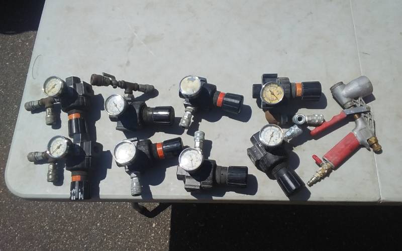 lot 49 image: 8-Pressure Regulators & Spray Gun