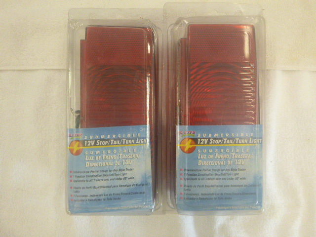 lot 11 image: 2 Blazer Submersible StopTailTurn Lights