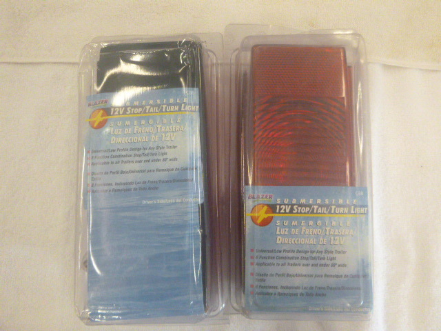 lot 12 image: 2 Blazer Submersible StopTailTurn Lights