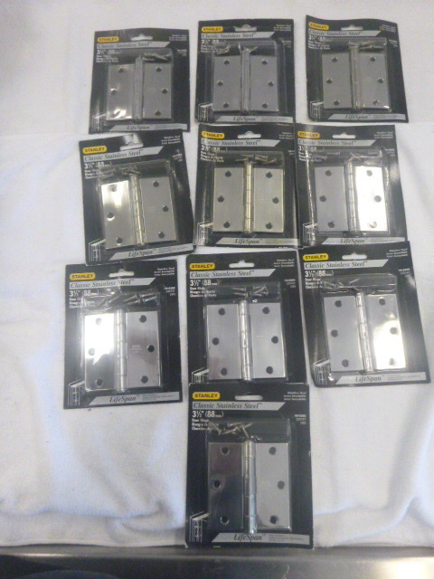 lot 73 image: 10 Stanley Door Hinges