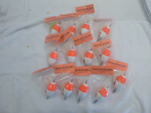 lot 123 image: 13 Silver Dollar Lures