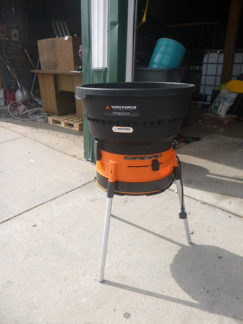 lot 200 image: Yard Force Leaf Shredder