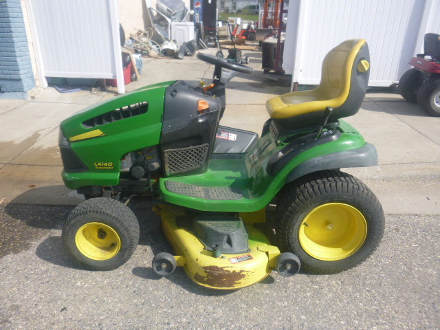 La140 john best sale deere mower