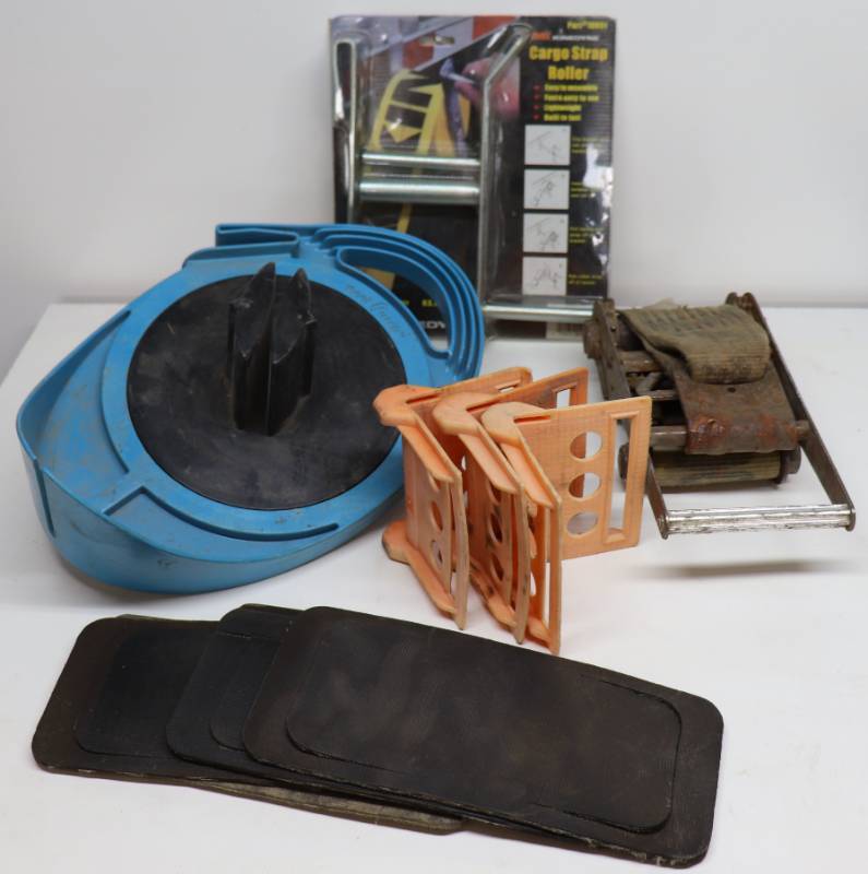 lot 22 image: Misc Strapping Supplies