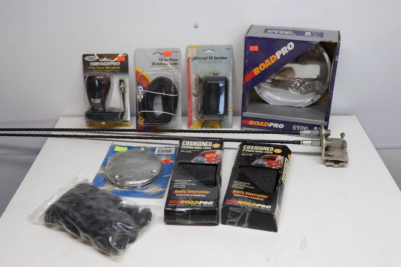 lot 28 image: CB Mic, Cord, Speaker & Antennas