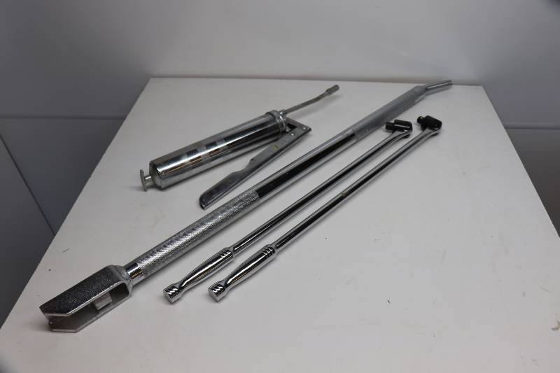 lot 34 image: Pry Bar, Grease Gun & (2) Breaker Bars