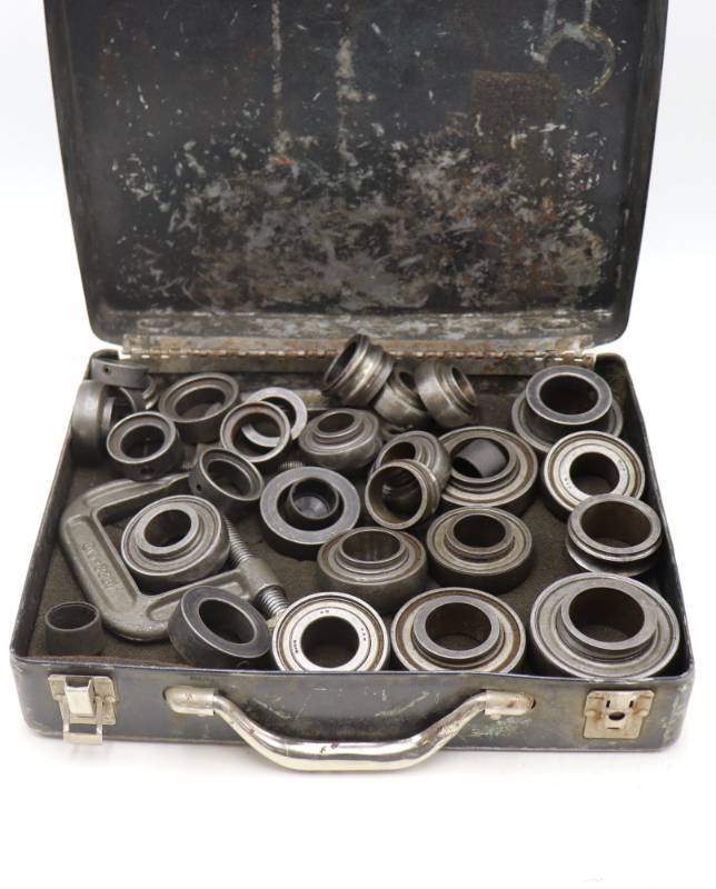 lot 52 image: Misc Bearings & Parts