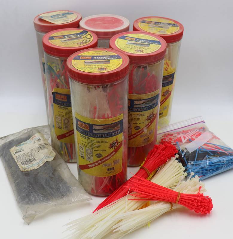 lot 70 image: Zip Ties