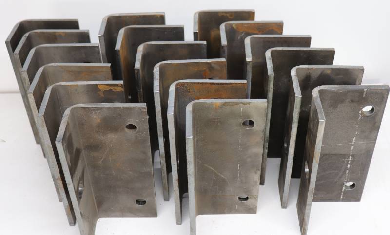 lot 103 image: Continuous Steel Fence Corner Brackets