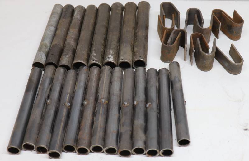 lot 104 image: Misc Splices & Gate Parts